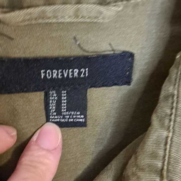 Forever 21 Army green button jacket down size medium - Picture 3 of 5